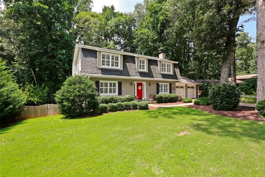 4 bedroom, 2,532 sq ft single family residence sold at 4910 Summerford Drive, Dunwoody, GA 30338