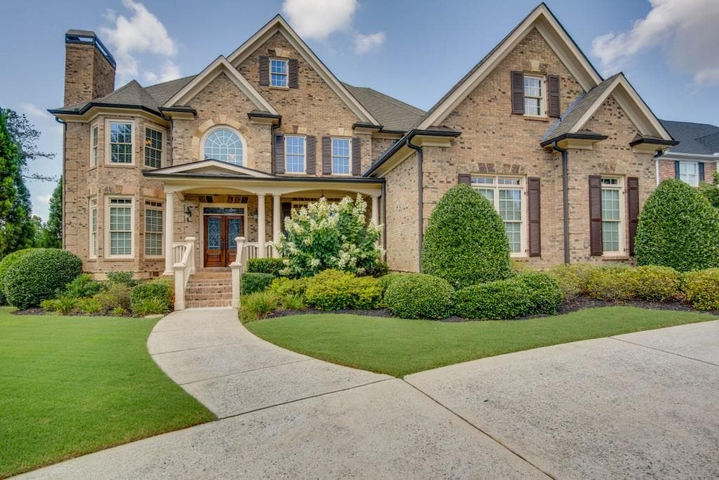 6 bedroom, 6,370 sq ft single family residence sold at 882 Pathview Court, Dacula, GA 30019