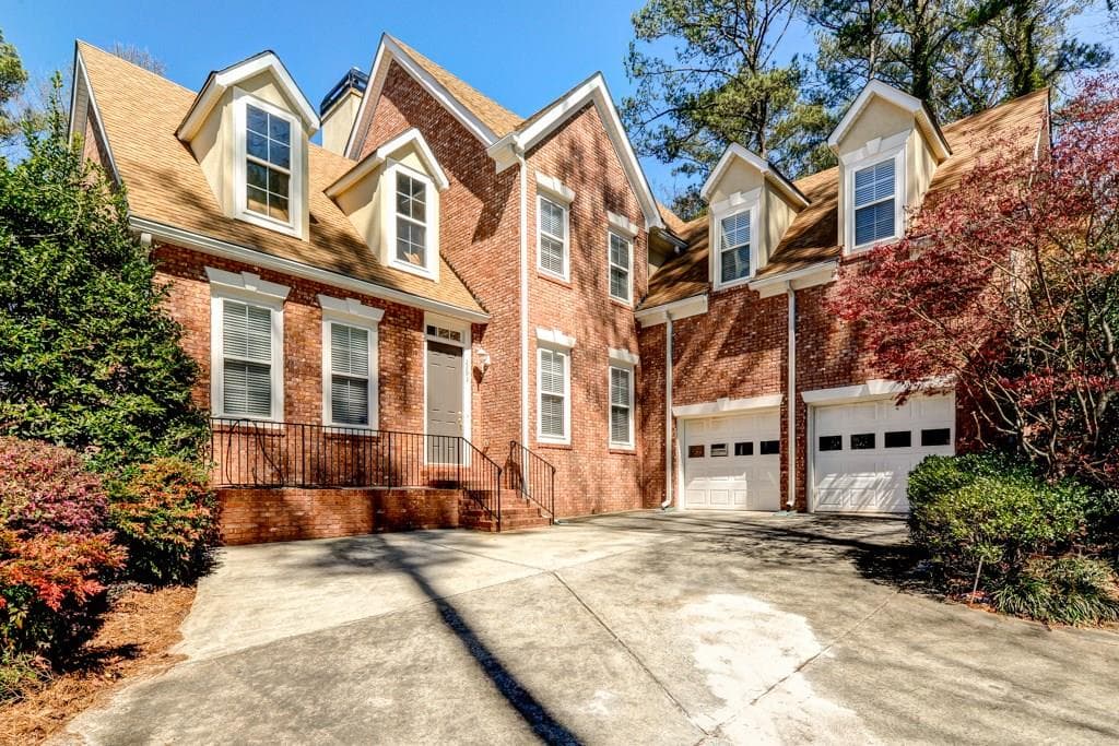 4 bedroom, 5,058 sq ft single family residence sold at 2293 Abby Lane, Atlanta, GA 30345