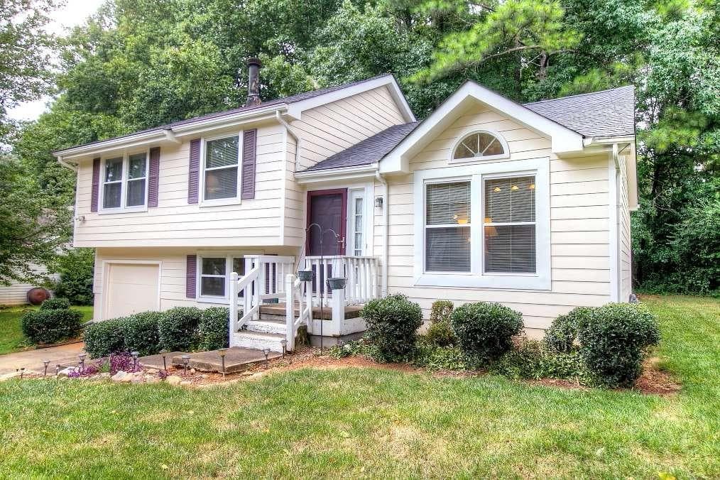 220 Taylor Meadow Chase, Roswell, GA 30076 — most recent listing photo
