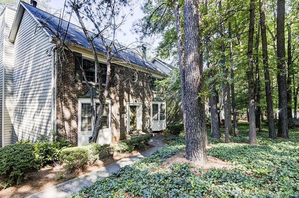 5 bedroom, 3,863 sq ft single family residence sold at 2288 Defoors Ferry Road, Atlanta, GA 30318