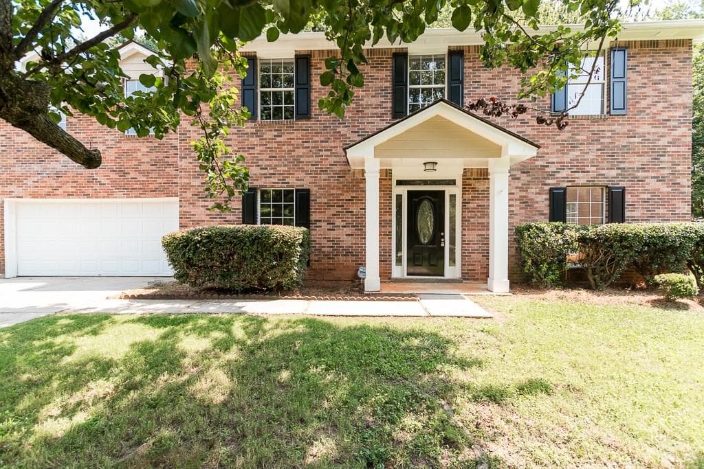 5 bedroom, 2,682 sq ft single family residence sold at 10880 Willow Meadow Circle, Alpharetta, GA 30022