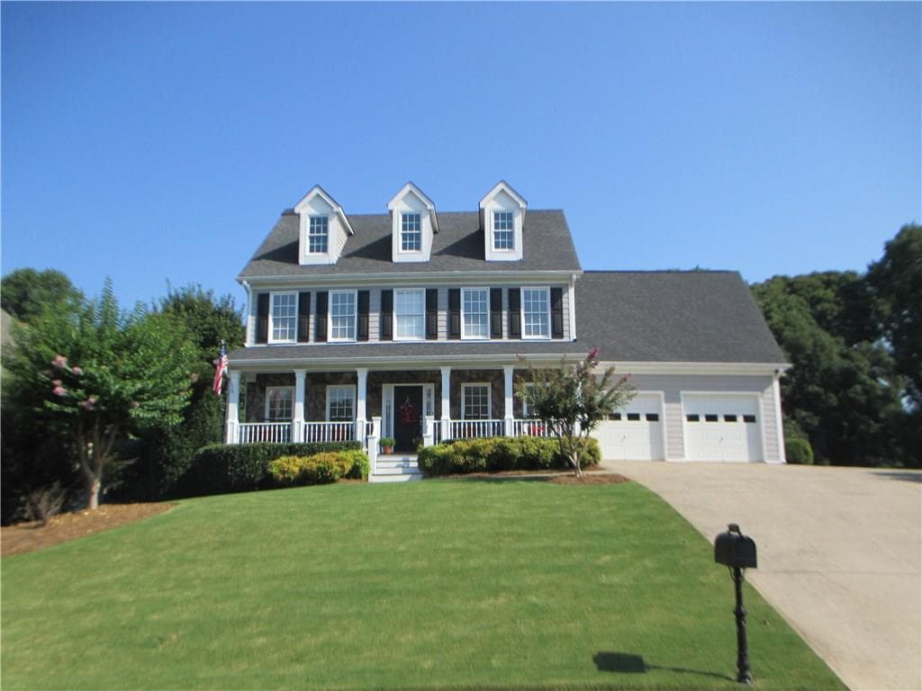 4 bedroom, 2,358 sq ft single family residence sold at 8630 Woodland View Drive, Gainesville, GA 30506