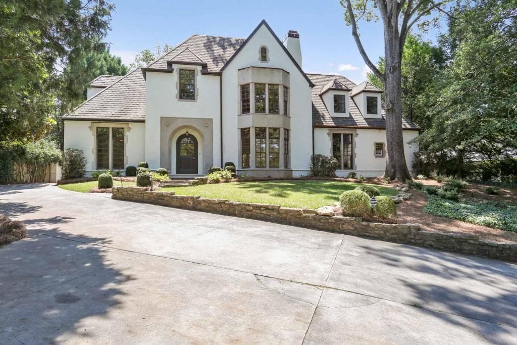 5 bedroom, 6,220 sq ft single family residence sold at 30 Cherokee Road, Atlanta, GA 30305