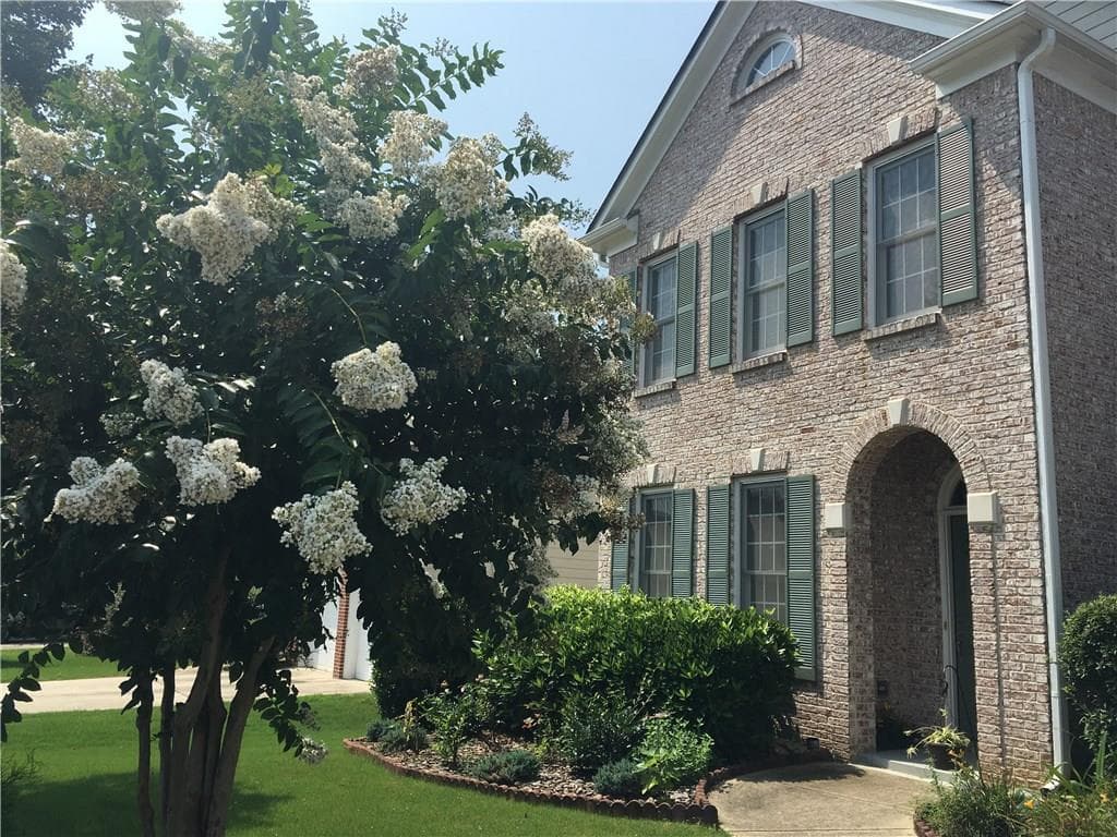 4 bedroom, 2,713 sq ft single family residence sold at 2008 Barrett Knoll Circle, Kennesaw, GA 30152