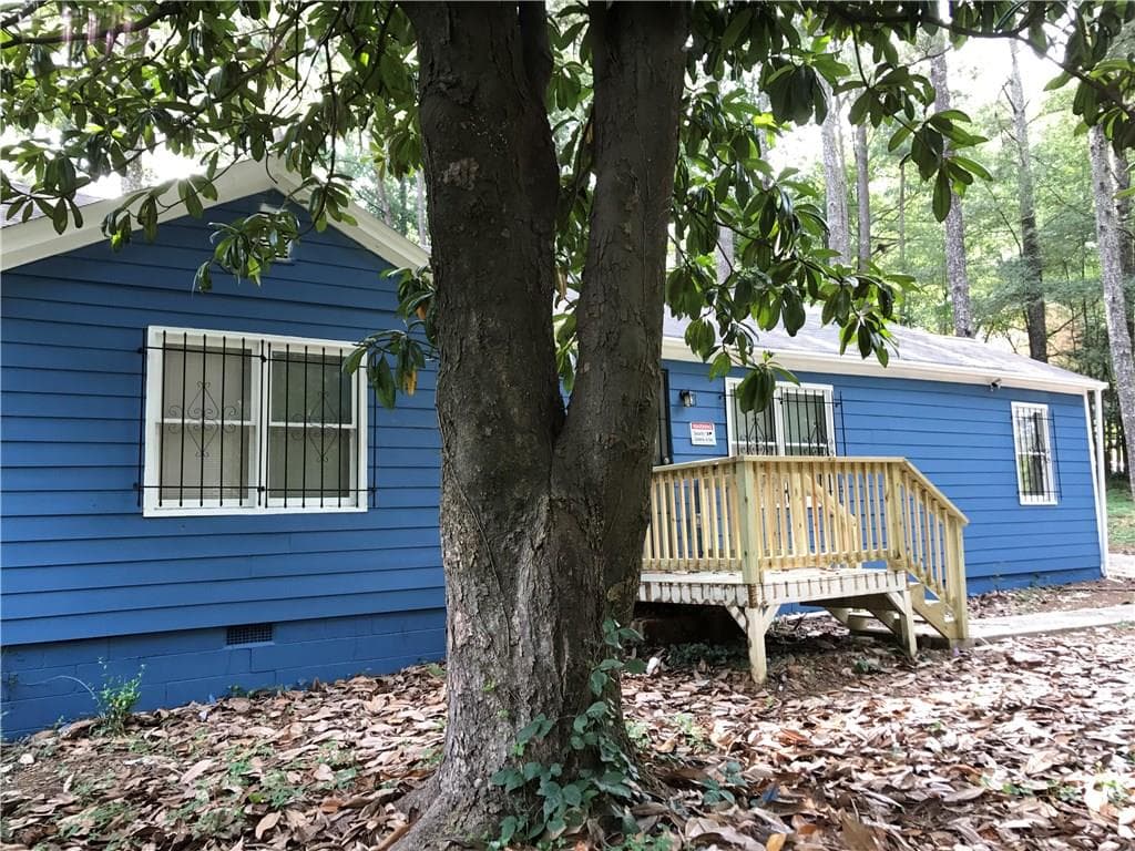 3 bedroom, 887 sq ft single family residence sold at 1200 Gun Club Road, Atlanta, GA 30318
