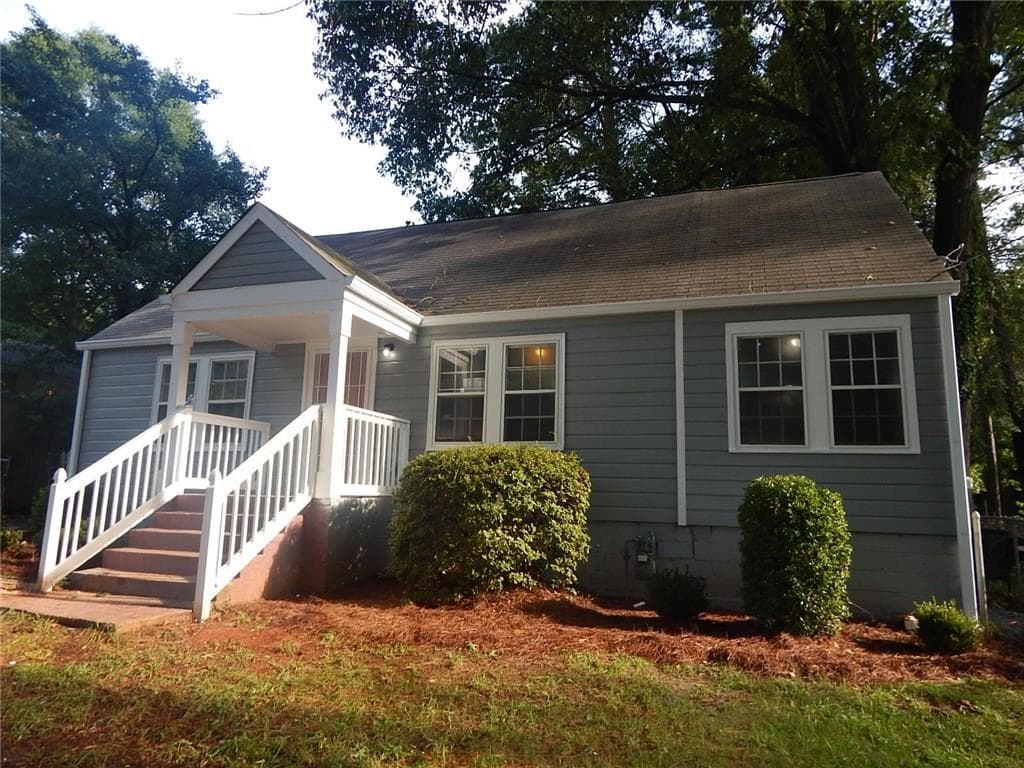 3 bedroom, 1,050 sq ft single family residence sold at 3584 Glenwood Road, Decatur, GA 30032