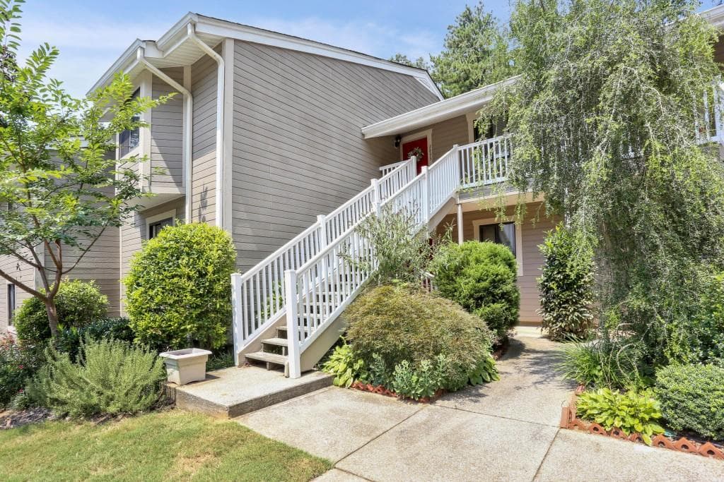 2 bedroom, 1,209 sq ft condominium sold at 2893 Torreya Way, Marietta, GA 30067