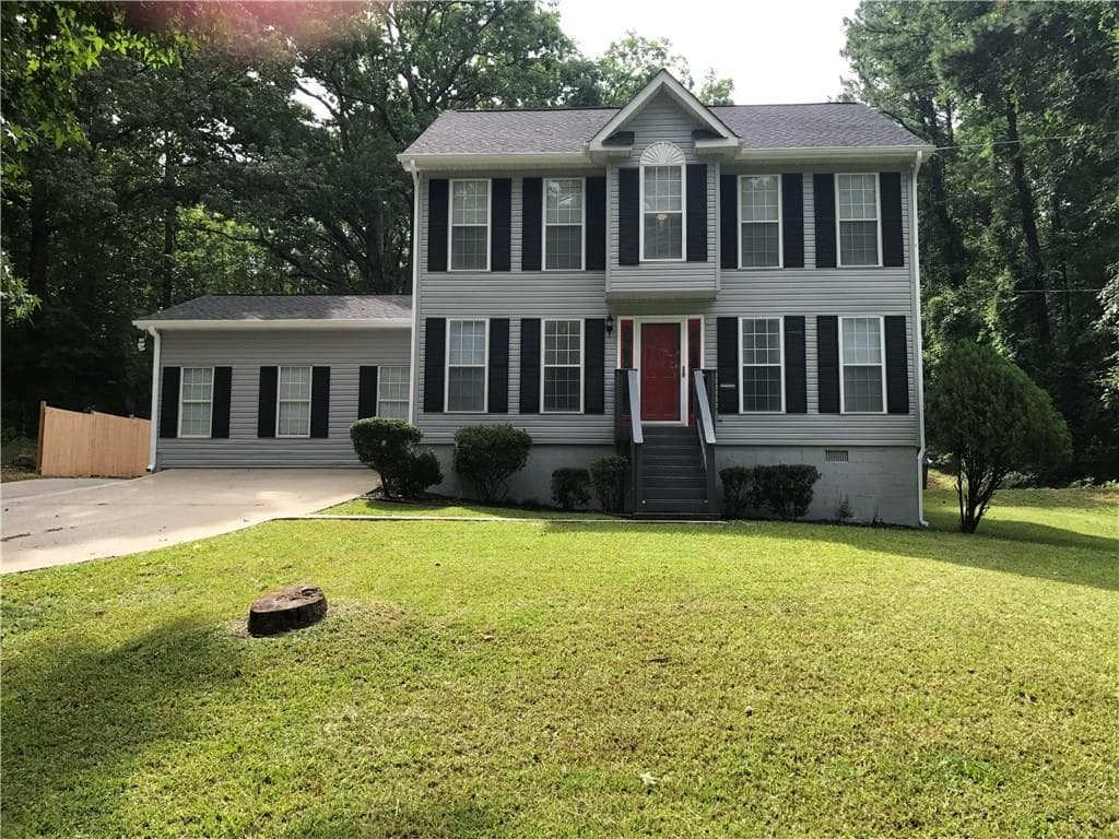 3 bedroom, 2,172 sq ft single family residence sold at 1950 New Hope Road SW Road, Atlanta, GA 30331