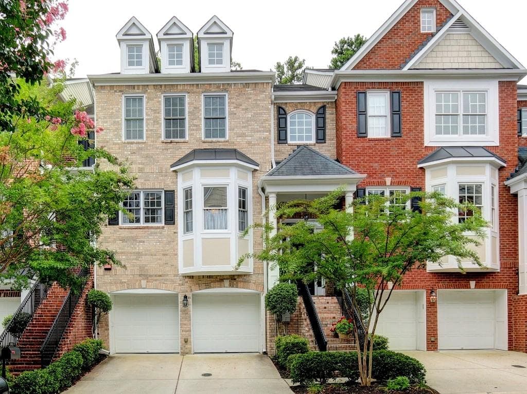 3 bedroom, 3,634 sq ft townhouse sold at 5861 Riverstone Circle 5861, Atlanta, GA 30339