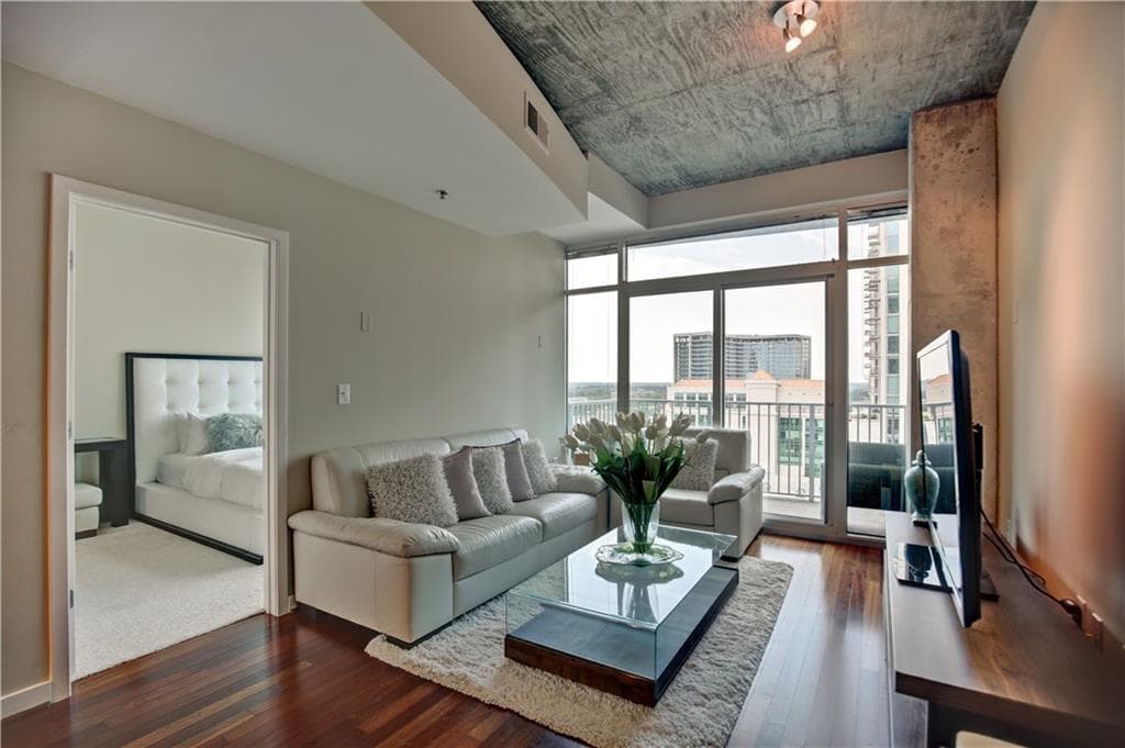 1 bedroom, 771 sq ft condominium sold at 250 Pharr Road 1206, Atlanta, GA 30305