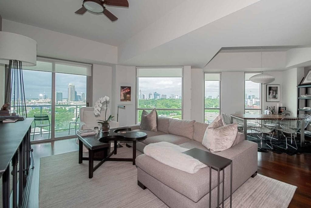2 bedroom, 1,390 sq ft condominium sold at 1100 Howell Mill Road 609, Atlanta, GA 30318
