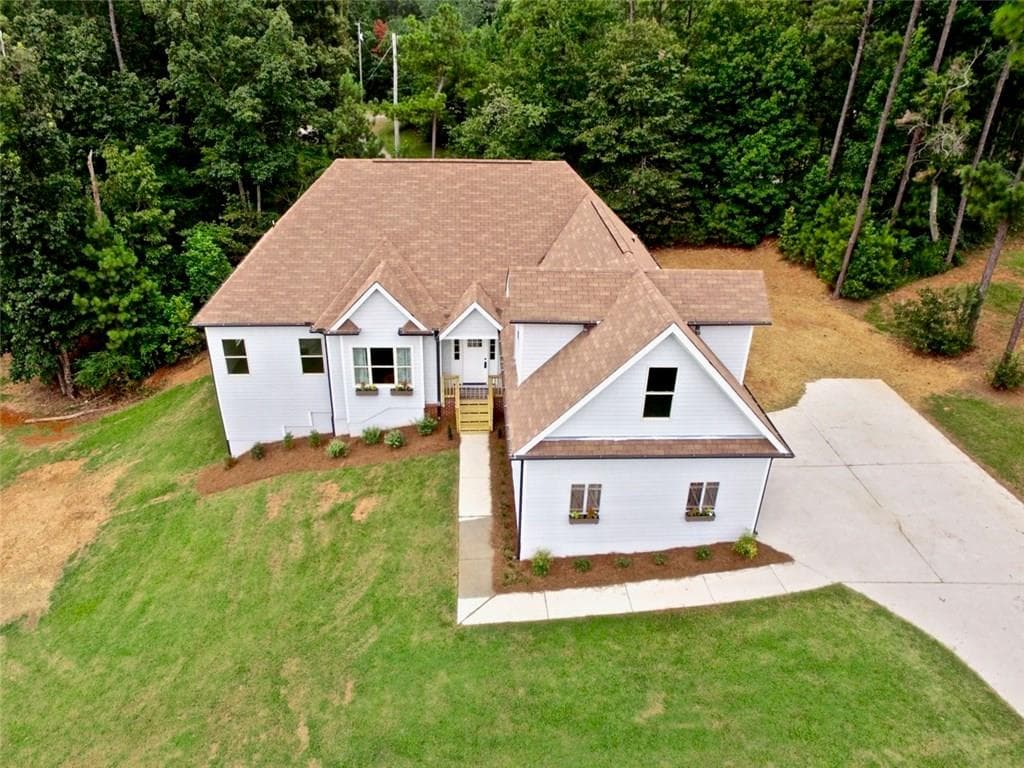4 bedroom, 2,300 sq ft single family residence sold at 5555 Doe Trot Trail, Douglasville, GA 30135