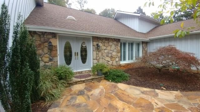 5 bedroom, 3,256 sq ft single family residence sold at 9255 Huntcliff Trace, Sandy Springs, GA 30350