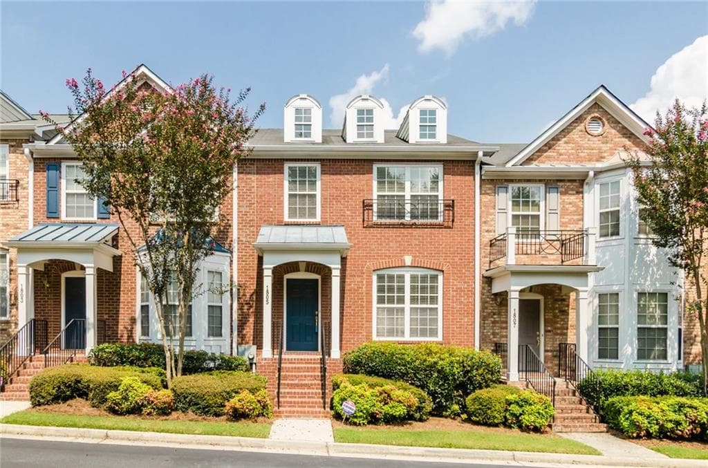 3 bedroom, 1,840 sq ft townhouse sold at 1805 Dunrobin Drive 33, Smyrna, GA 30082