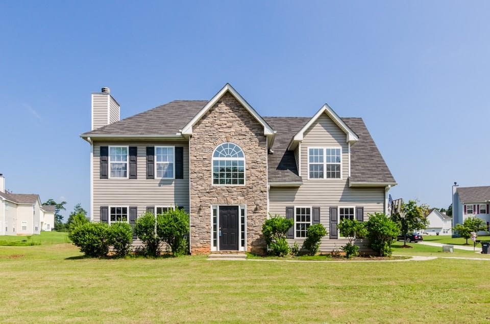 3 bedroom, 2,103 sq ft single family residence sold at 4113 Lakewater Circle, Snellville, GA 30039