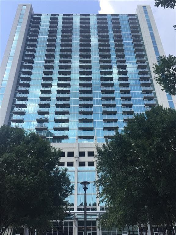 1 bedroom, 706 sq ft condominium sold at 3324 Peachtree Road 1104, Atlanta, GA 30326