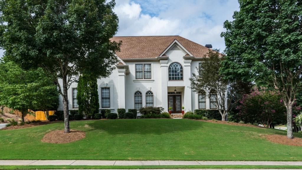 5 bedroom, 3,238 sq ft single family residence sold at 130 Woodlake Drive, Milton, GA 30004