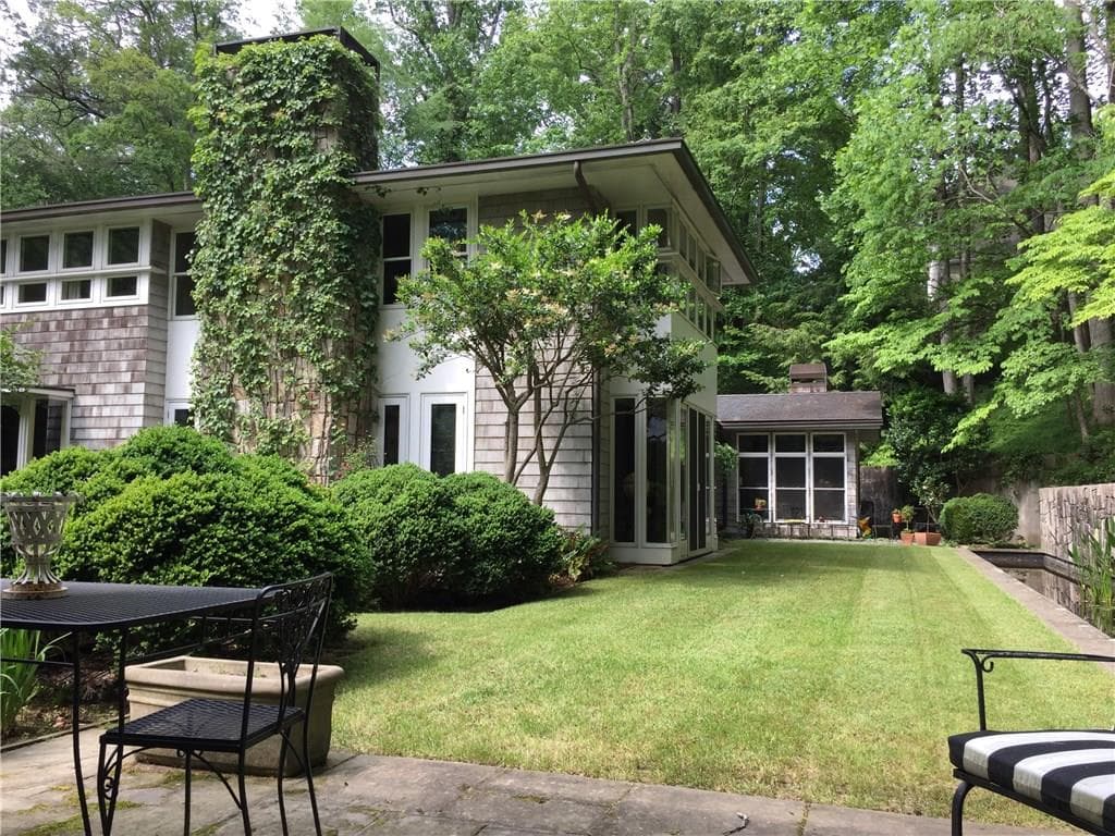 4 bedroom, 5,179 sq ft single family residence sold at 3033 E Pine Valley Road, Atlanta, GA 30305