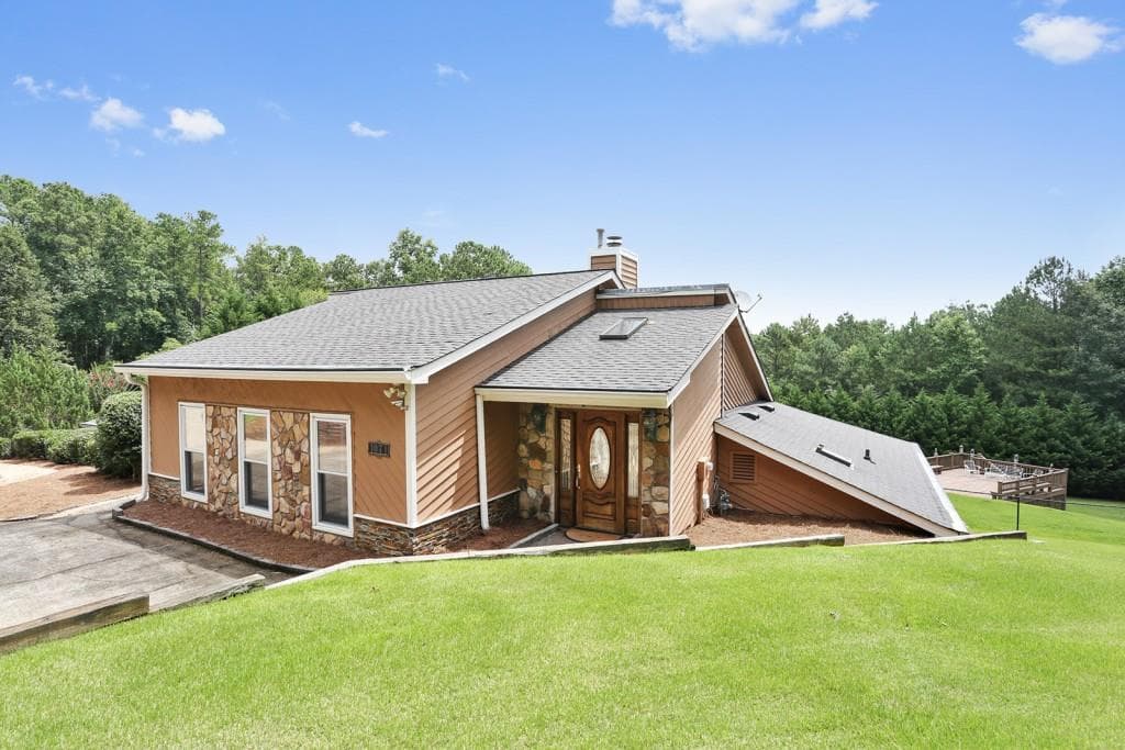 4 bedroom, 3,887 sq ft single family residence sold at 1071 Powell Wright Road, Marietta, GA 30066