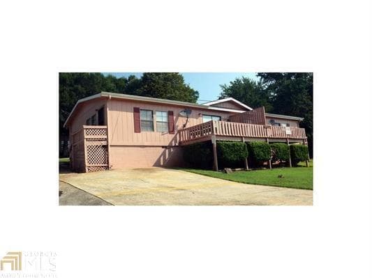 duplex sold at 6130 Lorimar Court, Flowery Branch, GA 30542