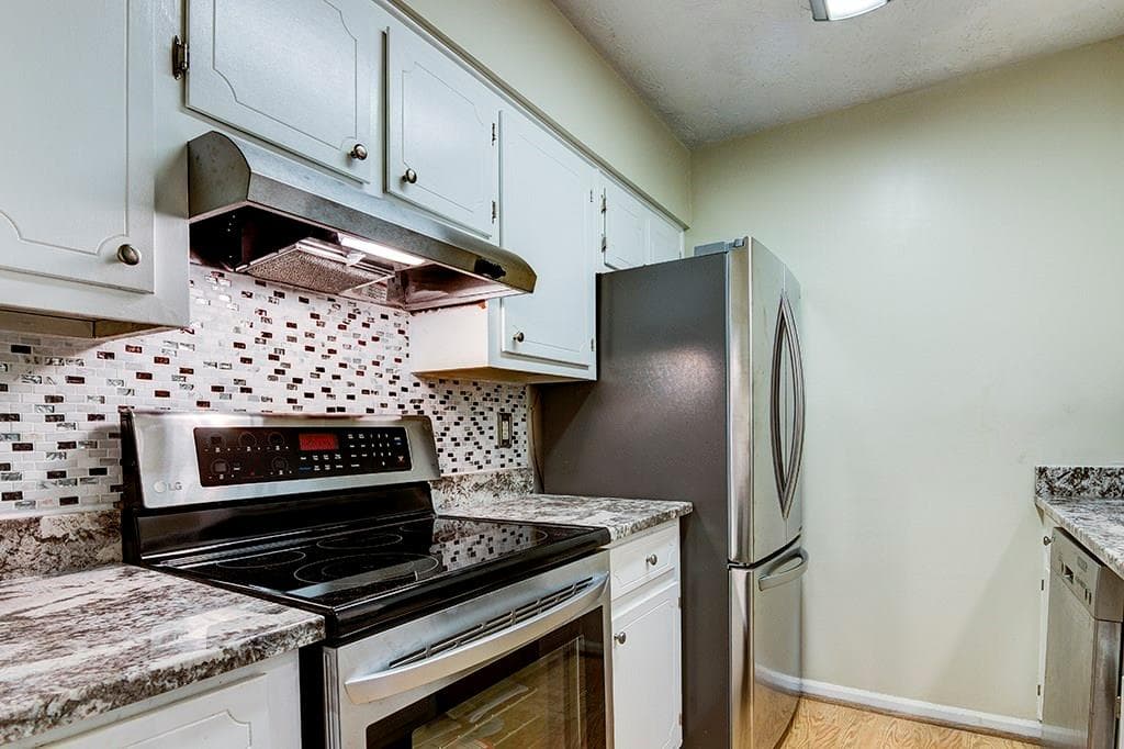 2 bedroom, 1,252 sq ft townhouse sold at 11 Arpege Way -, Atlanta, GA 30327