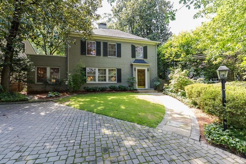 4 bedroom, 2,368 sq ft single family residence sold at 2089 Mckinley Road, Atlanta, GA 30318