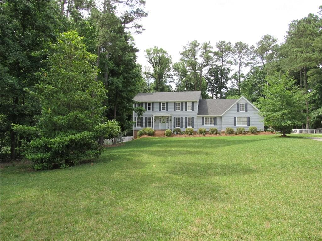 4 bedroom, 3,109 sq ft single family residence sold at 575 Hembree Road, Roswell, GA 30076