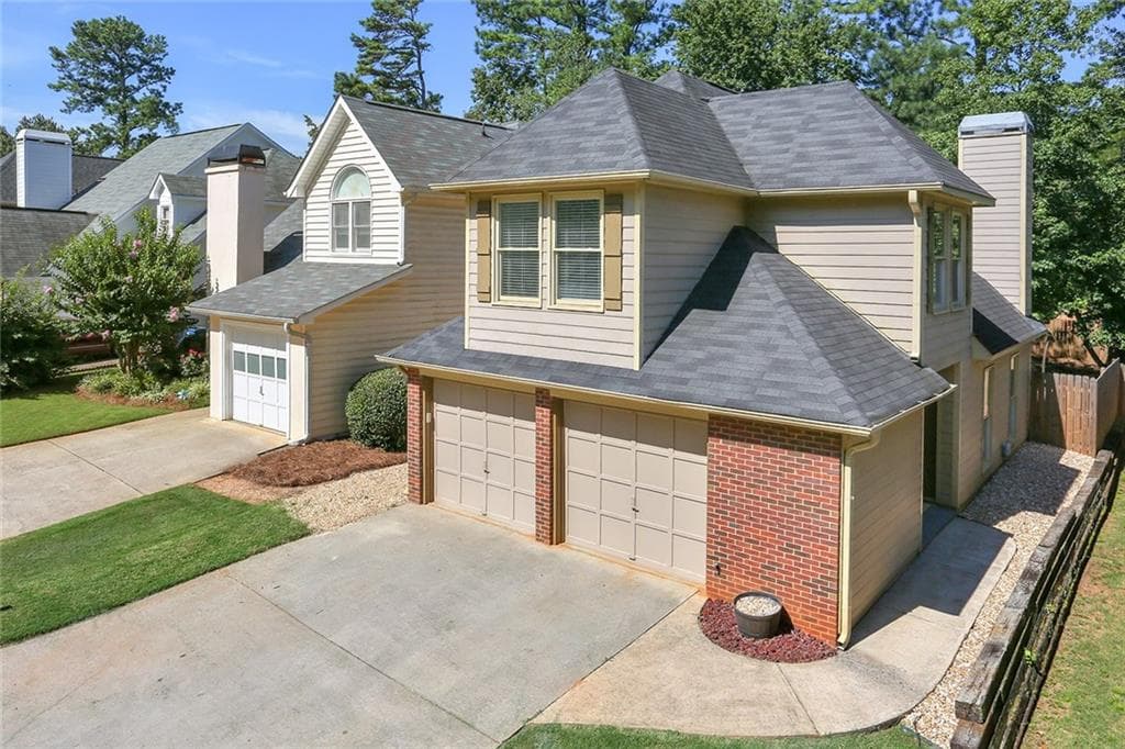 3 bedroom, 1,924 sq ft single family residence sold at 5480 Bridge Pointe Drive, Alpharetta, GA 30005