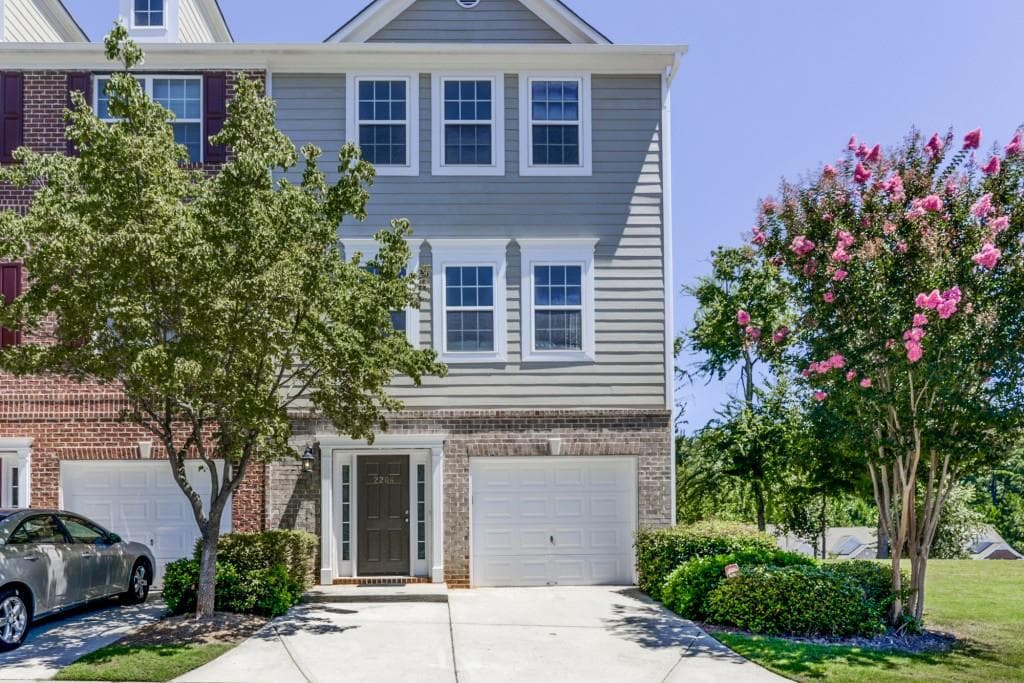 3 bedroom, 2,102 sq ft townhouse sold at 2204 Leicester Way 2204, Atlanta, GA 30316