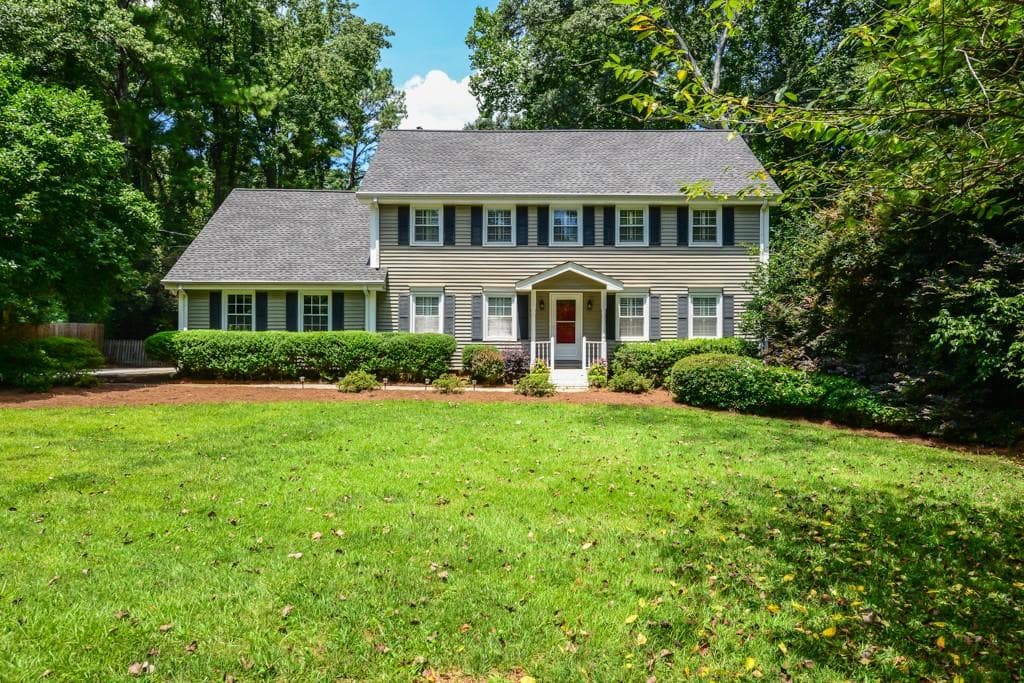 4 bedroom, 3,287 sq ft single family residence sold at 1232 W Nancy Creek Drive, Brookhaven, GA 30319