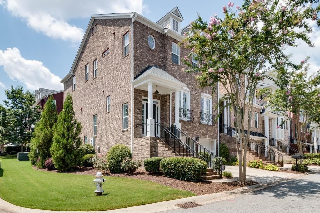 4 bedroom, 4,142 sq ft townhouse sold at 1660 Woodwalk Stream, Atlanta, GA 30339