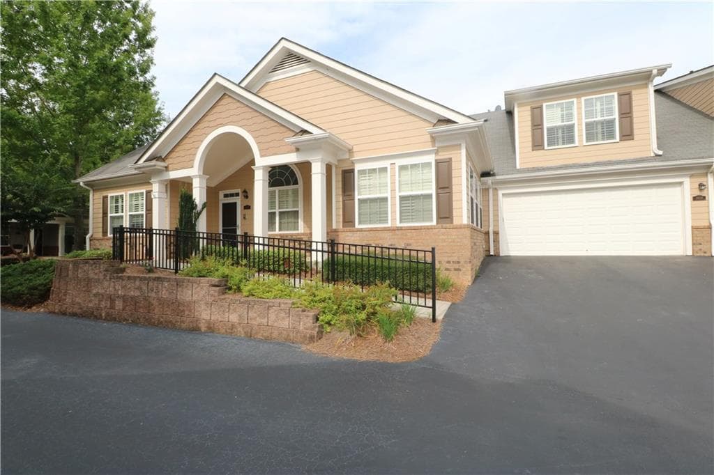 2606 Grapevine Circle, Cumming, GA 30041 — most recent listing photo