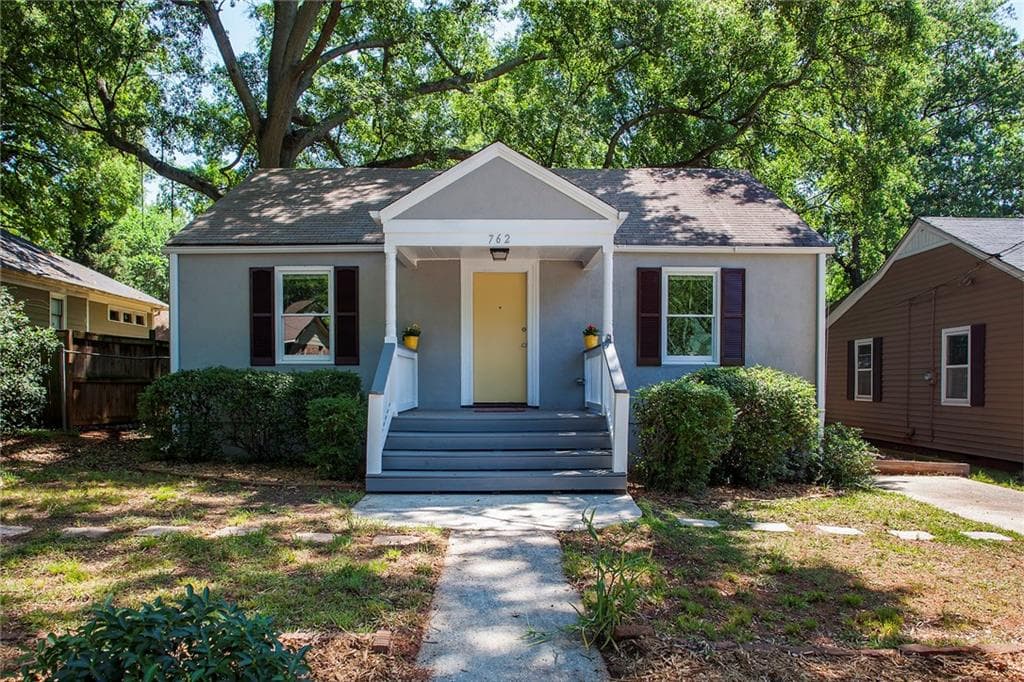 2 bedroom, 923 sq ft single family residence sold at 762 Livingstone Place, Decatur, GA 30030