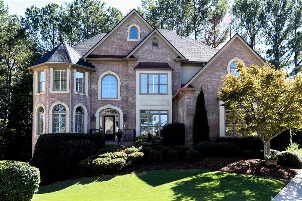 6 bedroom, 5,639 sq ft single family residence sold at 3438 Chartley Lane, Roswell, GA 30075
