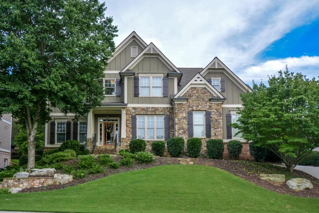 5 bedroom, 4,100 sq ft single family residence sold at 6072 Grand Loop Road, Sugar Hill, GA 30518