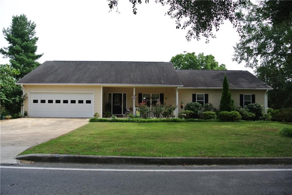 6 bedroom single family residence sold at 375 Holly Drive, Gainesville, GA 30501