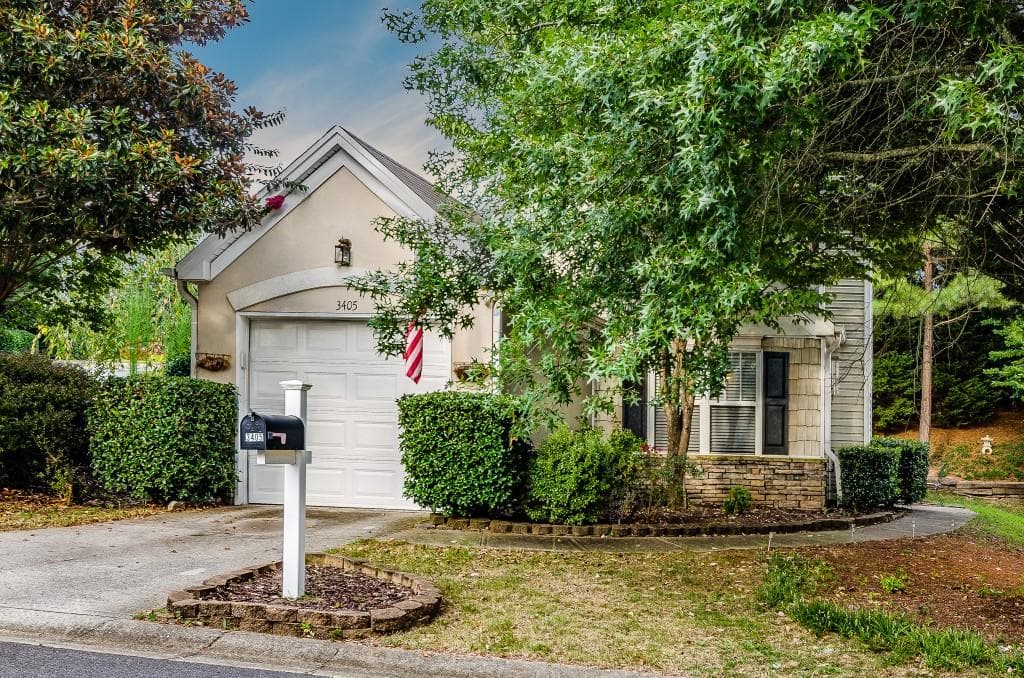 2 bedroom, 913 sq ft single family residence sold at 3405 Pinehurst Road, Cumming, GA 30040