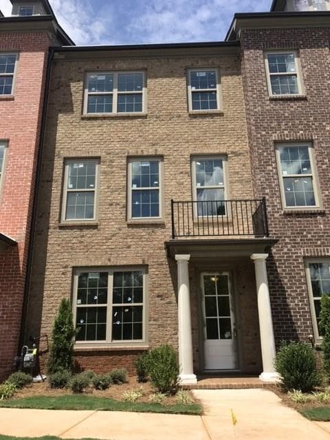 3 bedroom, 2,025 sq ft townhouse sold at 10136 Windalier Way, Roswell, GA 30076