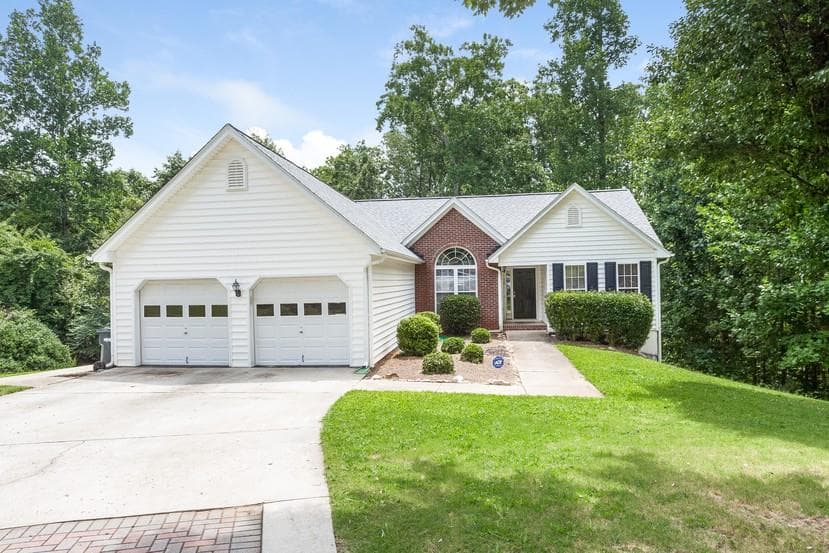 3 bedroom, 2,960 sq ft single family residence sold at 882 Madison View Lane, Lawrenceville, GA 30045