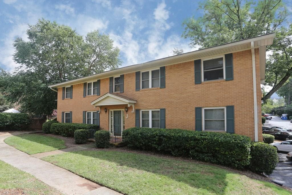 2 bedroom condominium sold at 3510 Roswell Road J2, Atlanta, GA 30305