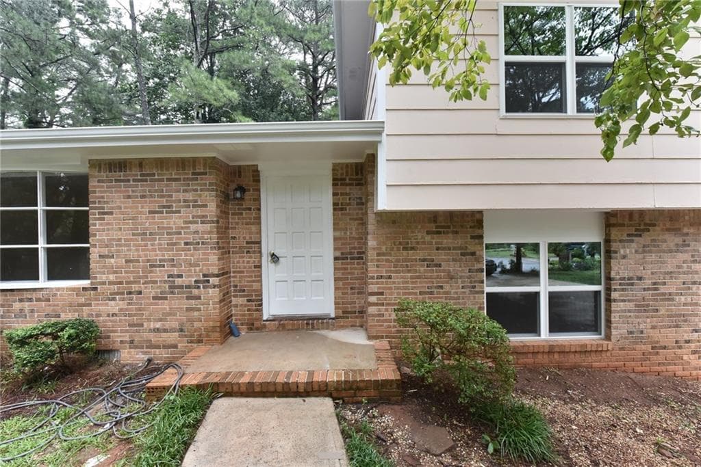 5928 Oakleaf Drive, Stone Mountain, GA 30087 — most recent listing photo