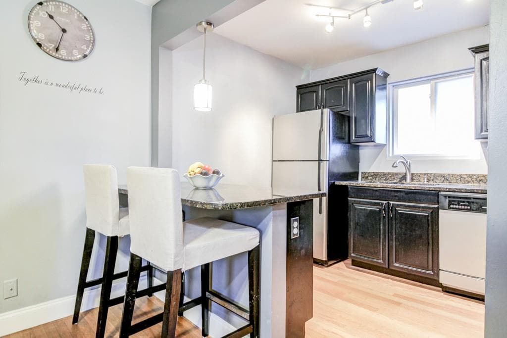 2 bedroom, 725 sq ft condominium sold at 827 Durant Place 7, Atlanta, GA 30308