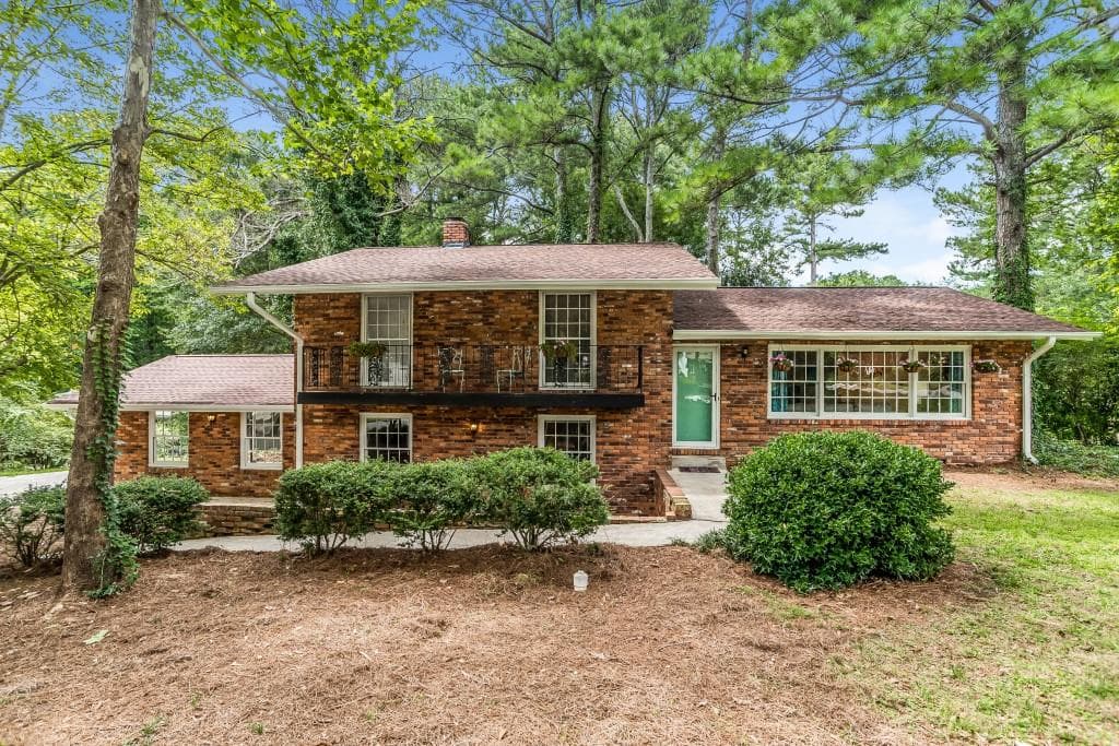 4 bedroom, 1,950 sq ft single family residence sold at 3532 Beachhill Drive, Atlanta, GA 30340