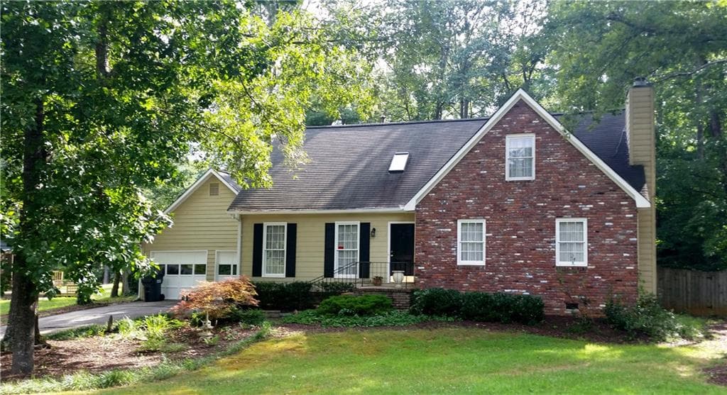 4 bedroom, 2,233 sq ft single family residence sold at 3675 N Garrards Crossing, Roswell, GA 30075