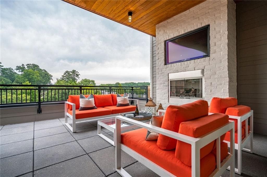 908 Lenox Boulevard 5, Atlanta, GA 30324 — most recent listing photo