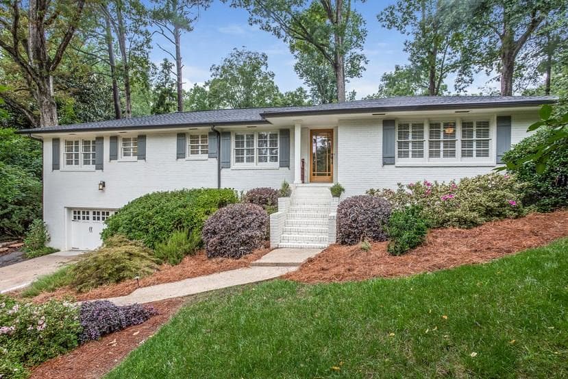 5 bedroom, 3,663 sq ft single family residence sold at 513 Bryn Mawr Lane, Atlanta, GA 30327
