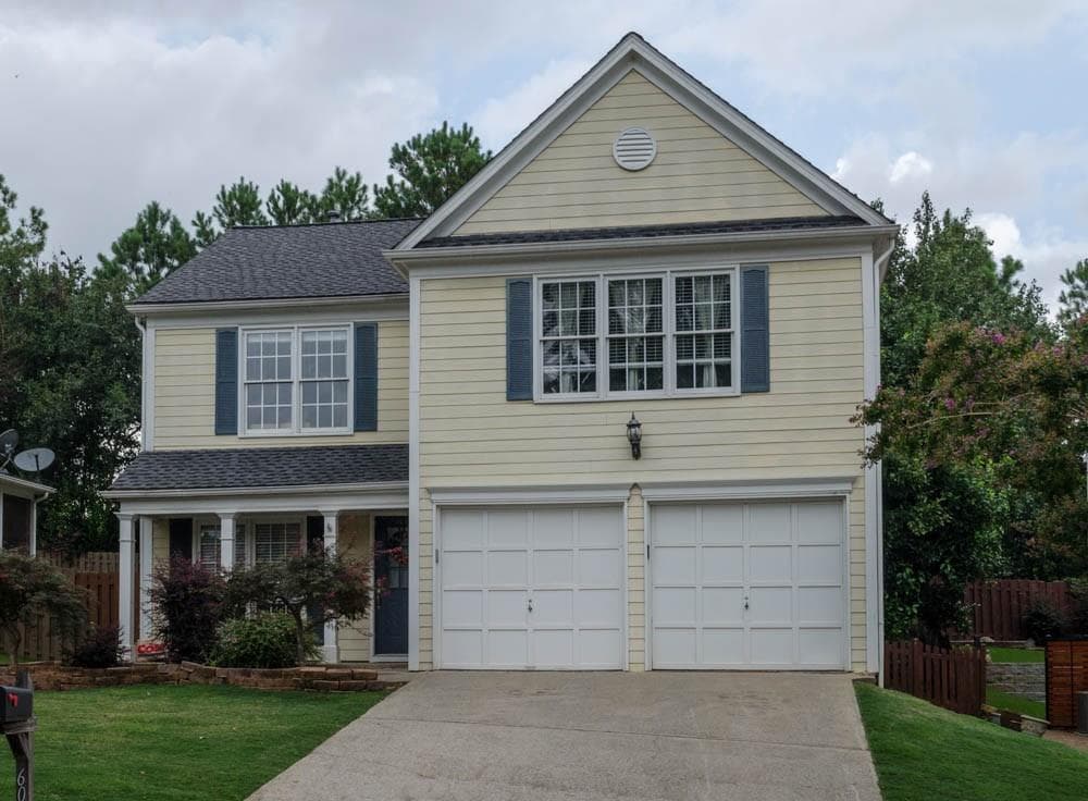 3 bedroom, 1,879 sq ft single family residence sold at 6050 Pattingham Drive, Roswell, GA 30075