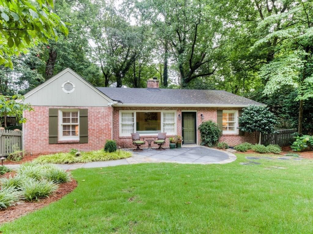 3 bedroom, 2,425 sq ft single family residence sold at 2055 Cottage Lane, Atlanta, GA 30318