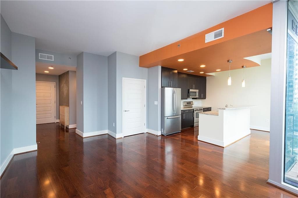 1 bedroom, 872 sq ft condominium sold at 1080 Peachtree Street 1007, Atlanta, GA 30309